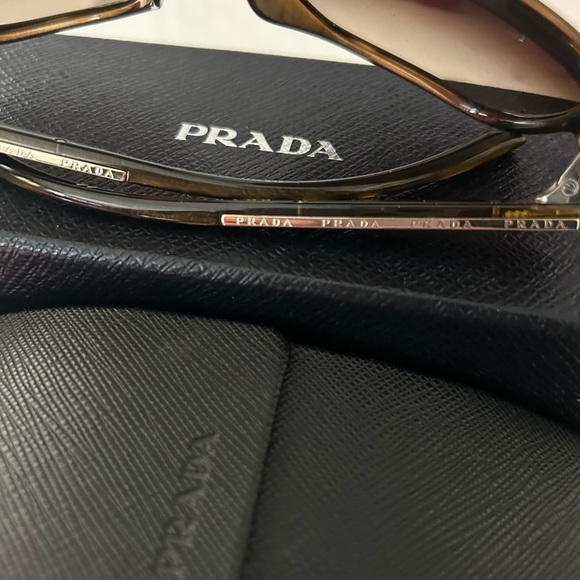 PRADA sunglasses new in Box - Picture 3 of 6